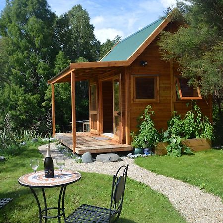 טקאקה Sunrise Cabin At First Light Rangihaeata Retreat מראה חיצוני תמונה